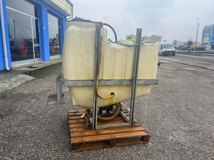 Usato Botte per diserbo da 6 quintali senza archi