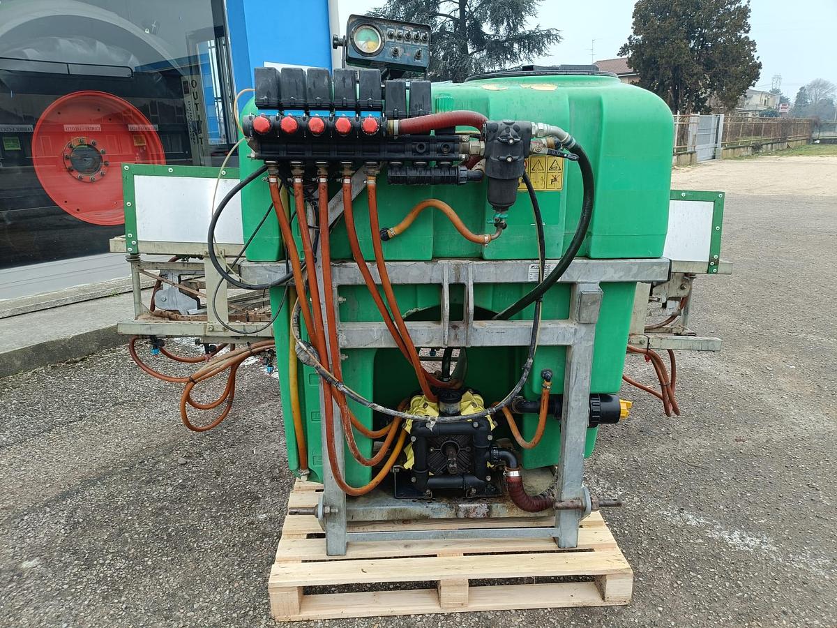 Usato botte da diserbo Caffini da 6q con barre