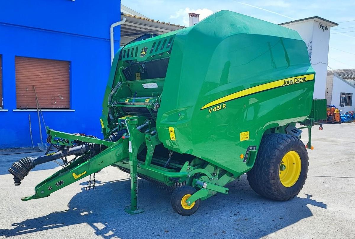 Usato Rotopressa John Deere V451R-anno 2020-750 balle