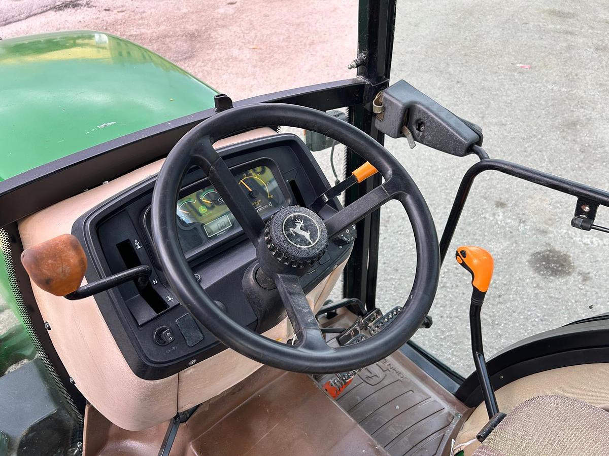 Usato john deere 5615 F-frutteto e vigneto- freni ad olio