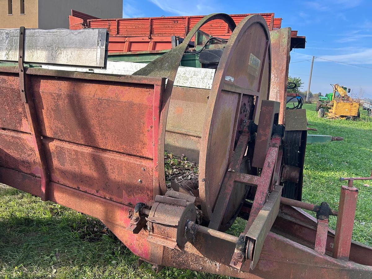 Usato Spandiletame Annovi modello A70N- 1 asse- 70 quintali