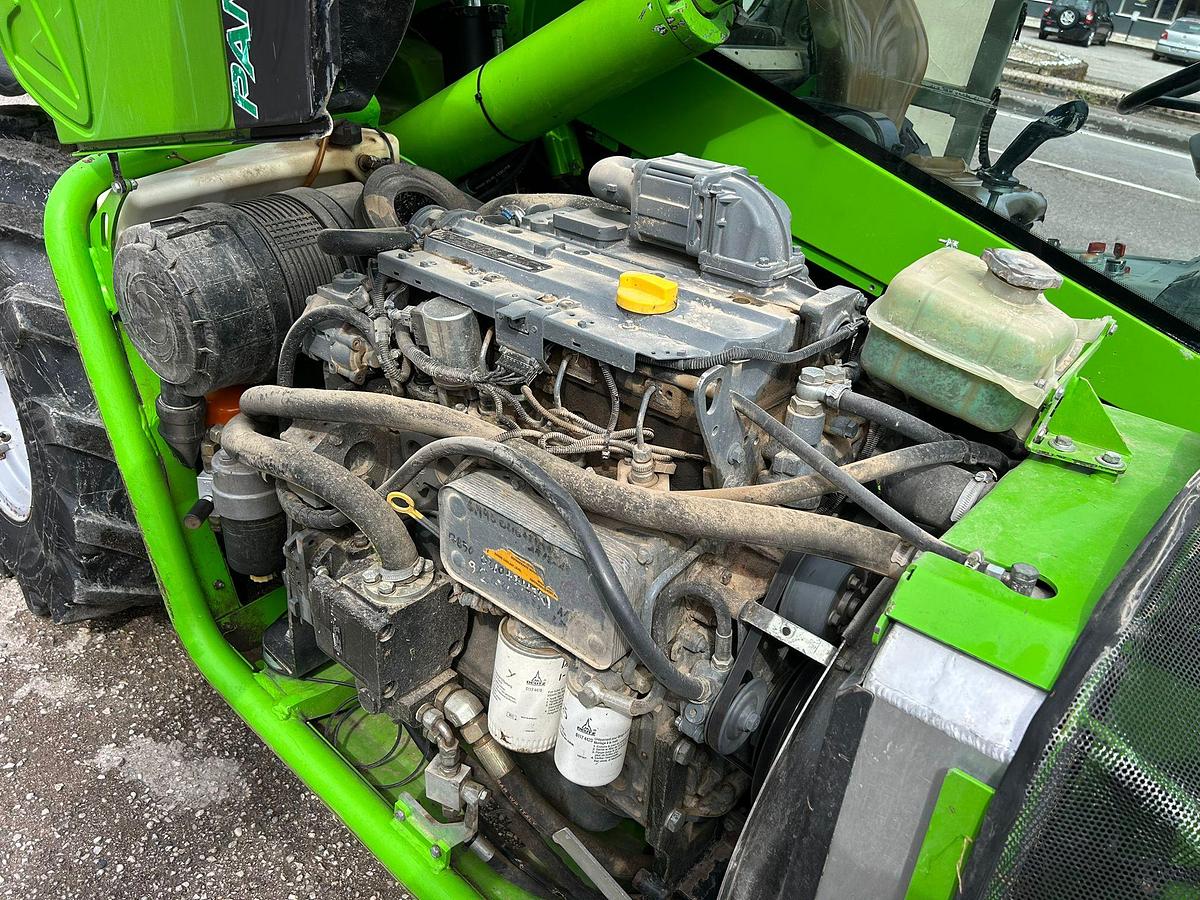 Usato telescopico Merlo P 28.6 con forche da bancali