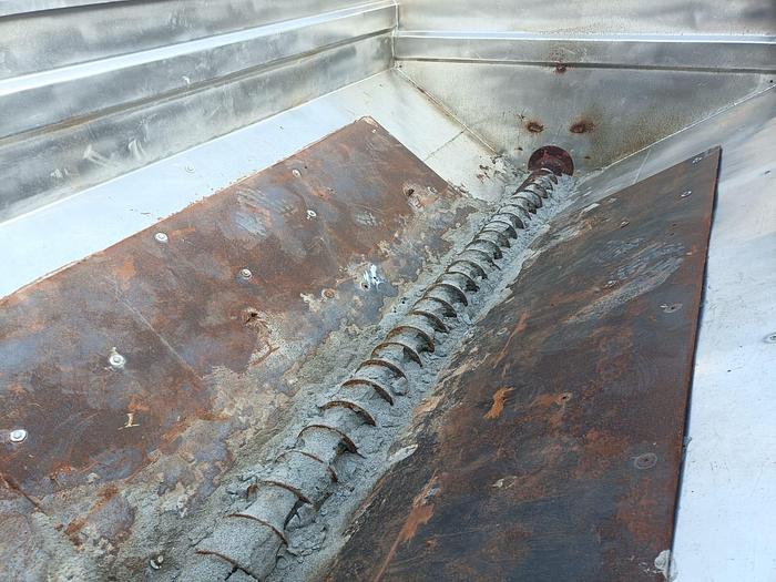 Usato Rimorchietto con coclea e proboscide da 50 q