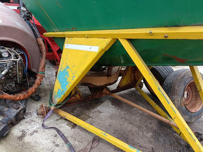 Used Spandi sale o concime marca Deilani