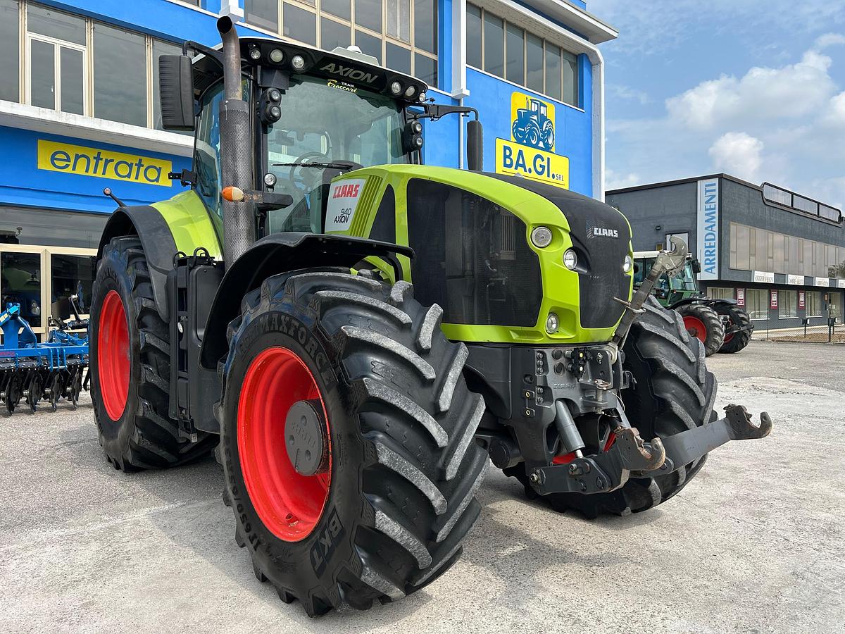 Usato Claas Axion 940 Cmatic- ponte e cabina sospesi-freni aria e olio 200q
