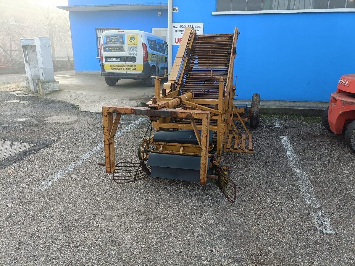 Usato raccogli ortaggi o cipolle marca Alvisi Mario