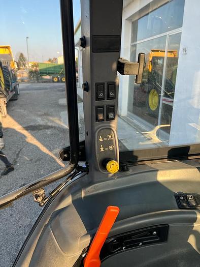 Usato New Holland TL 90 A -freni ad aria- anno 2006