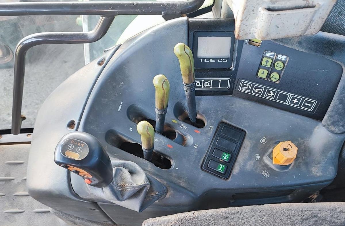 Usato Claas Ares 577 ATZ-PROBLEMI AL MOTORE