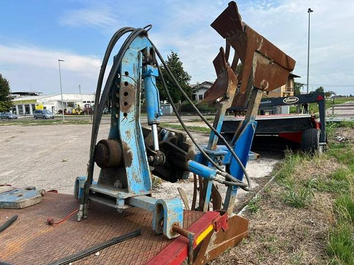 Usato Aratro monovomere De Franceschi con ali a stecche