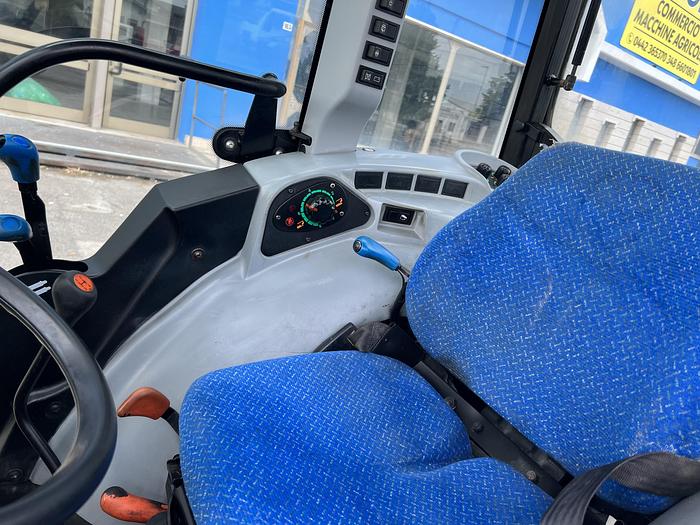 Usato New Holland T 4030 V- CV 80- cilindri 4- anno 2014