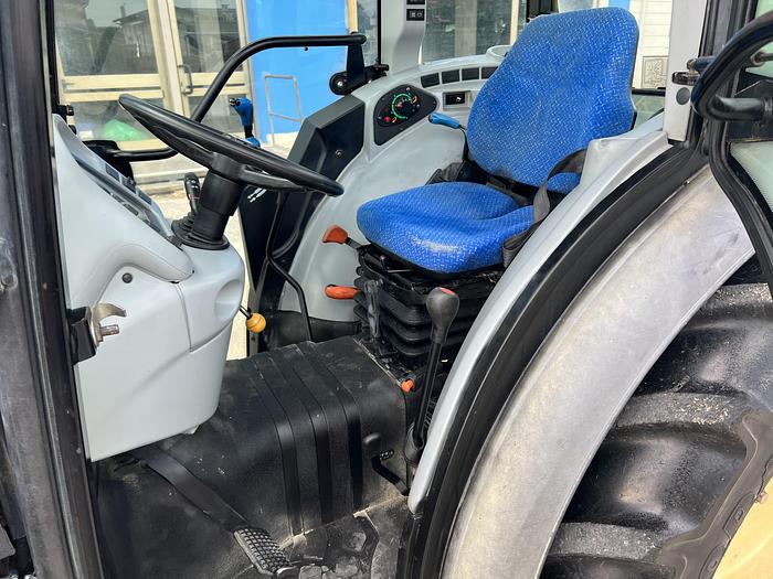 Usato New Holland T 4030 V- CV 80- cilindri 4- anno 2014