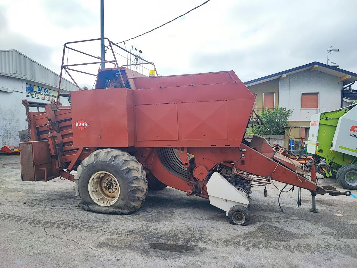 Usato Pressa quadra Hesston modello 4800