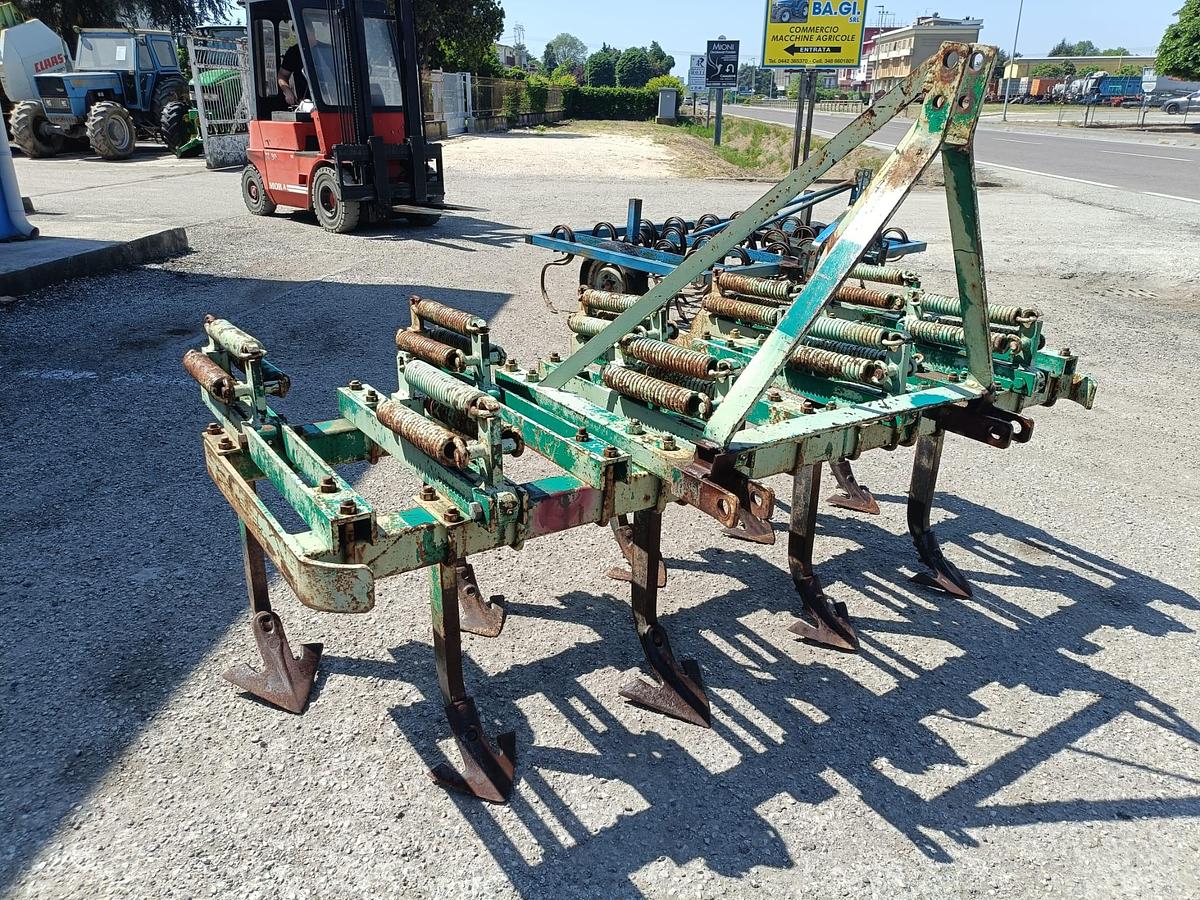 Usato estirpatore a molle da 2,20 metri