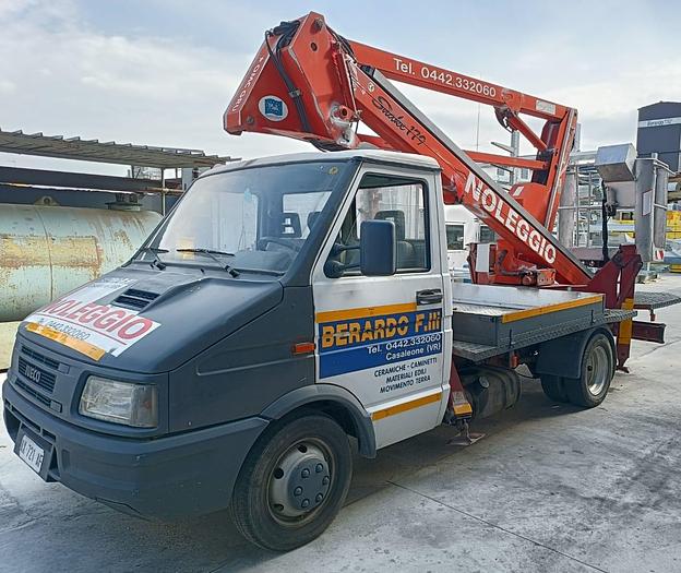 Usato Piattaforma aerea Oil&Steel modello Snake 179