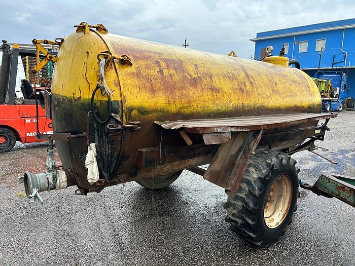 Usato Botte liquame marca Macoratti da 50 q