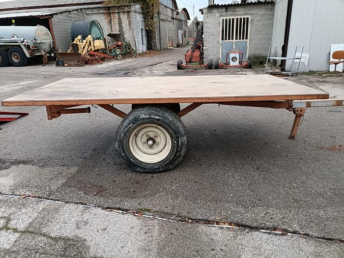 Usato Rimorchietto in ferro ad 1 asse