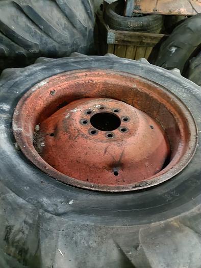 Usato Gomme varie misure per trattore agricolo