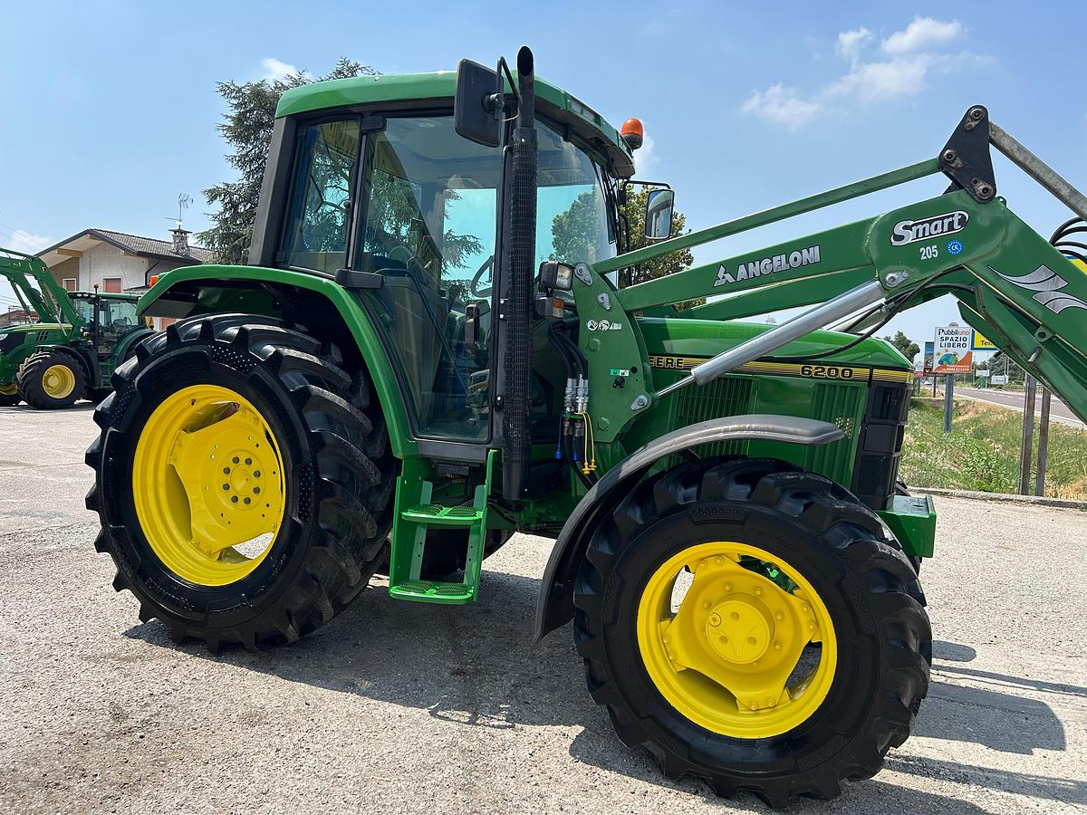 Usato John Deere 6200 AS- caricatore Angeloni con benna