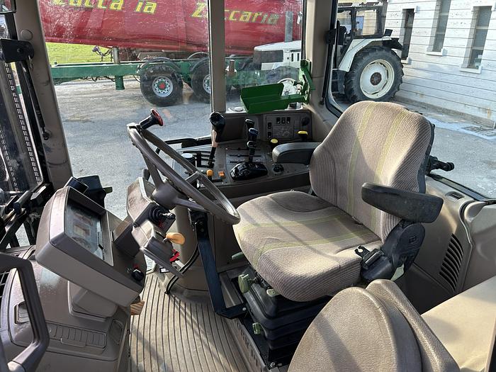 Usato John Deere 6330 con caricatore- freni ad aria 200q