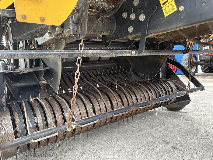 Usato 2010 New Holland BR 7070