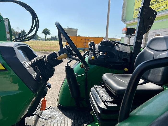 Usato John Deere 5105 M caricatore JD 563- anno 2012