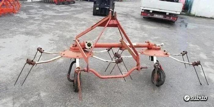 Usato Girello per fieno a due giranti larghezza 1,60m