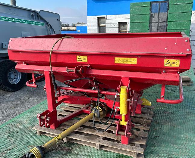 Usato Spandiconcime Lely a 2 giranti- 10 quintali