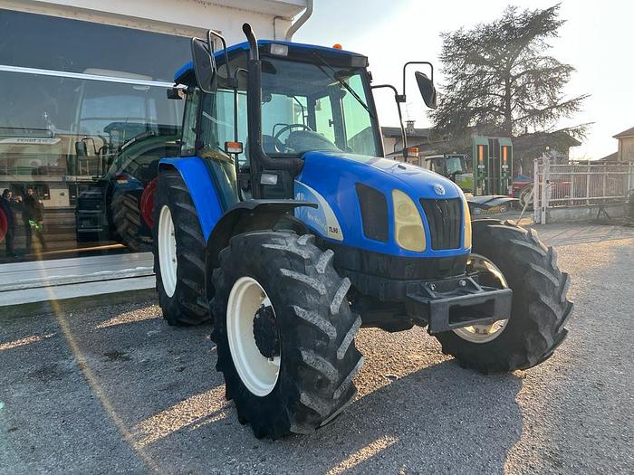 Usato New Holland TL 90 A -freni ad aria- anno 2006
