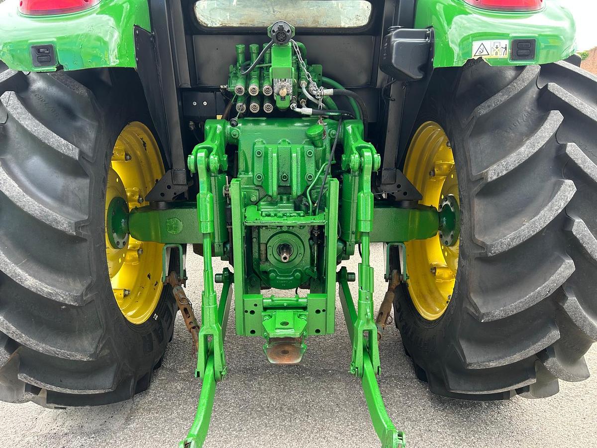 Usato John Deere 5620-caricatore e forche
