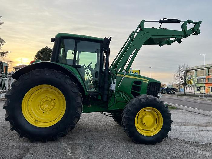 Usato John Deere 6630 caricatore Bonatti- anno 2010