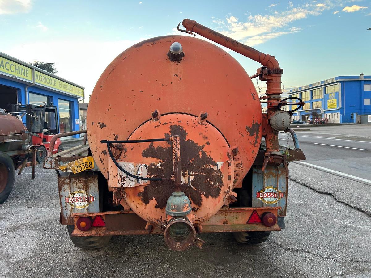 Usato Botte Liquame Bossini 80 q. Targa e libretto