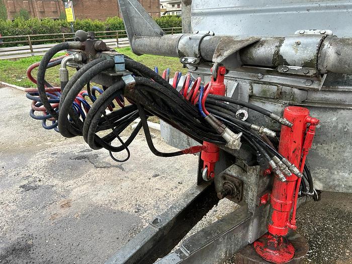 Usato Spandiletame Bossini SB200 a 3 assi- zincato