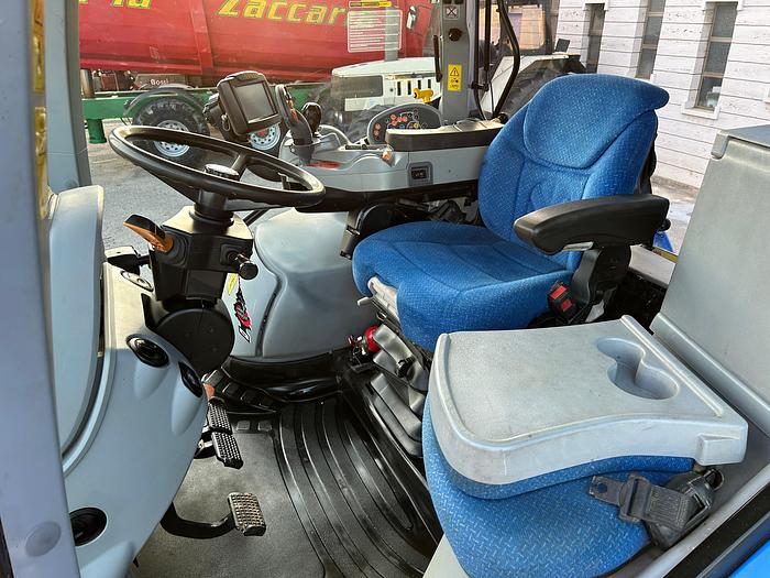 Usato New Holland T 7.185 autocommand