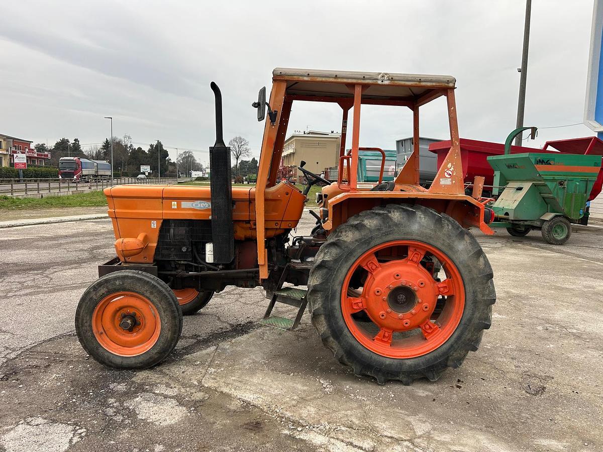 Usato Fiat OM 650 con tettuccio di protezione