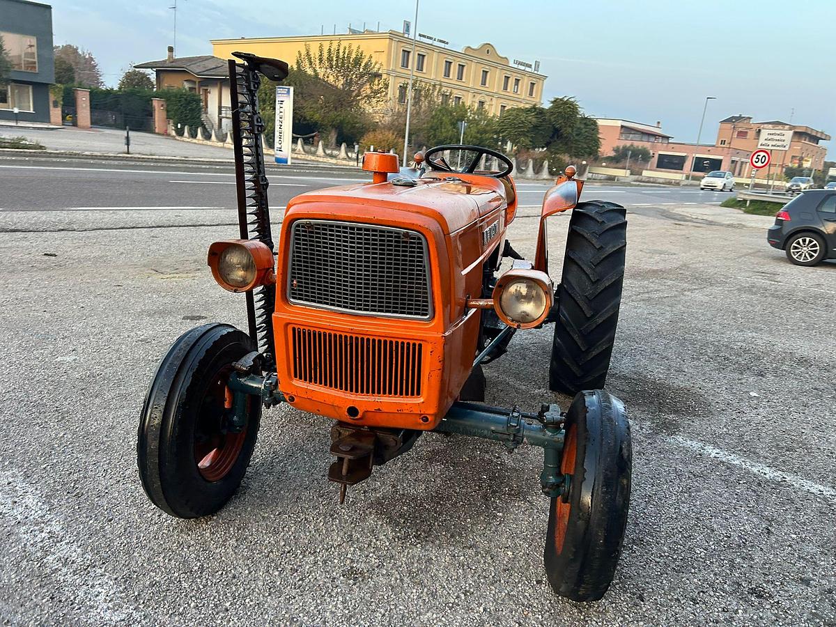 Usato Fiat 415 con barra falciante