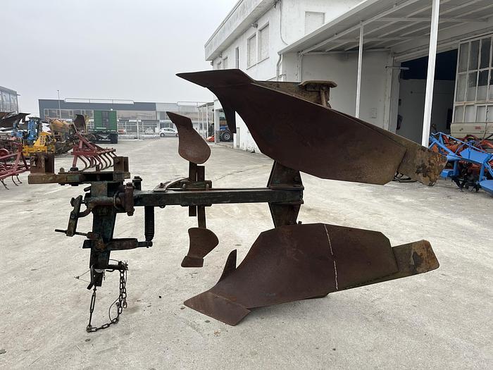 Usato Aratro monovomere Voltaorecchio da scasso