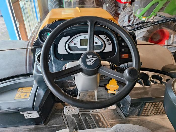 Usato JCB Fastrac 3230- PTO e sollevatore anteriore