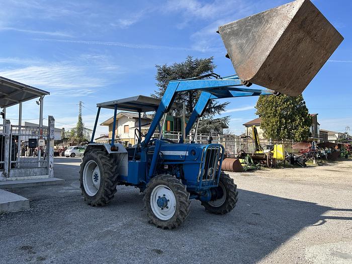 Usato Ford 2600 caricatore-idroguida- CV 45-3 cilindri