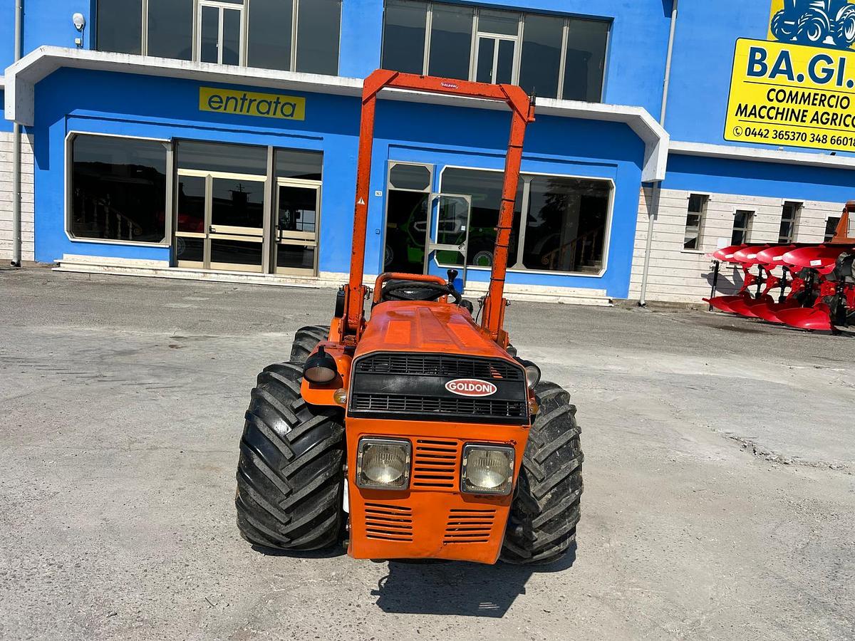 Usato Goldoni 933 snodato + attrezzatura dedicata