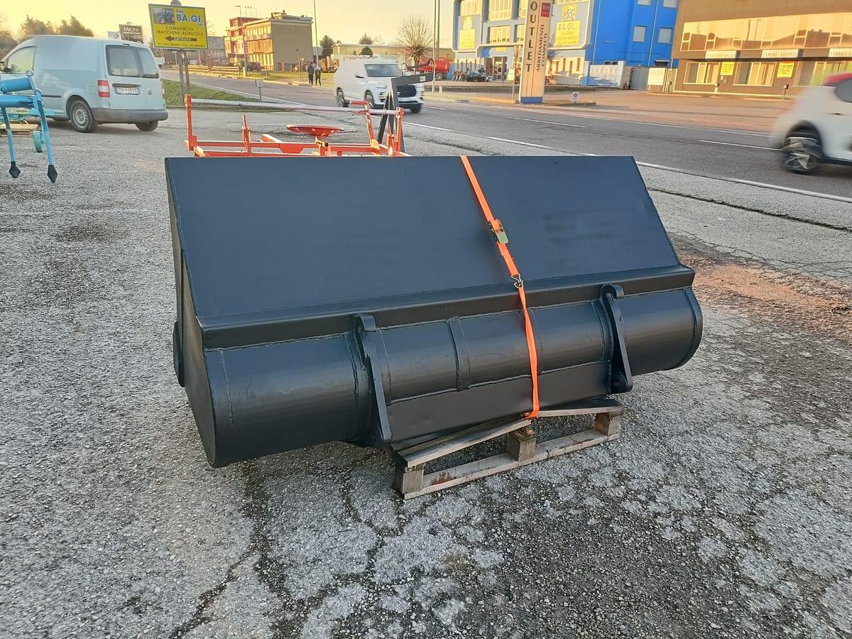 Usato benna usata larghezza 2,40m