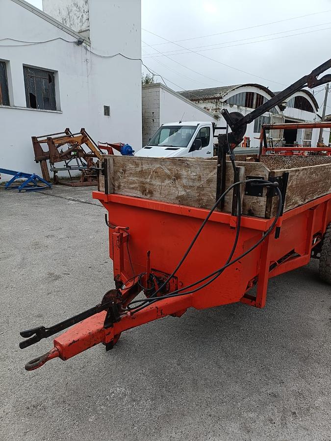 Usato Spandiletame per vigneto o frutteto trazionato