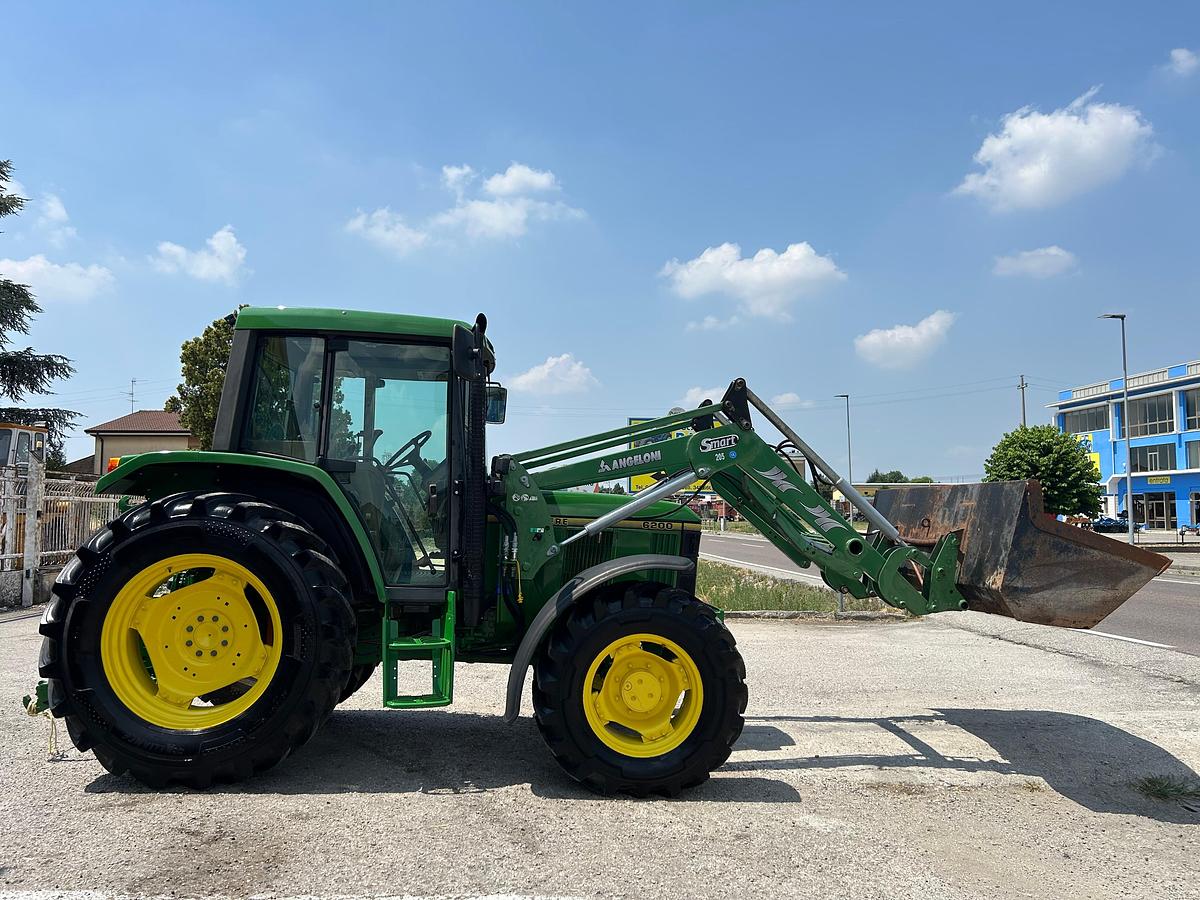 Usato John Deere 6200 AS- caricatore Angeloni con benna