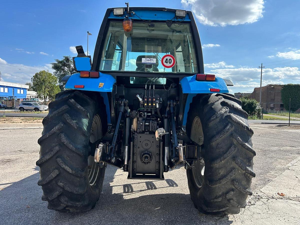 Usato Landini Legend 145 con zavorre anteriori