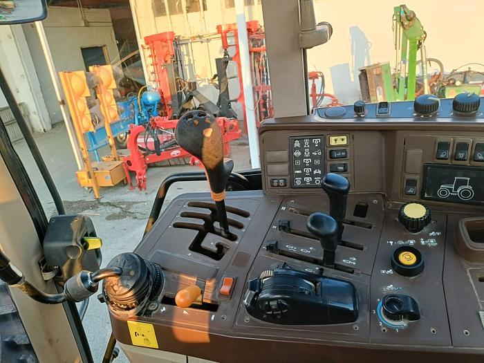 Usato John Deere 6420 con sollevatore e PTO anteriori