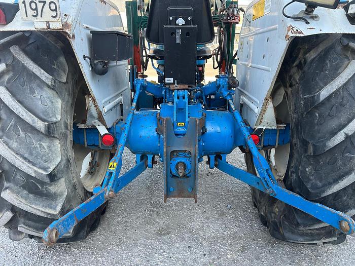 Usato Ford 4630 con caricatore e benna