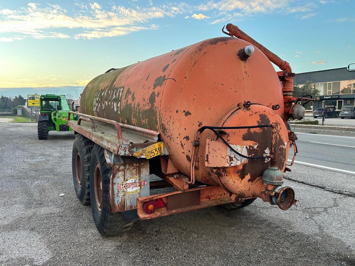 Usato Botte Liquame Bossini 80 q. Targa e libretto