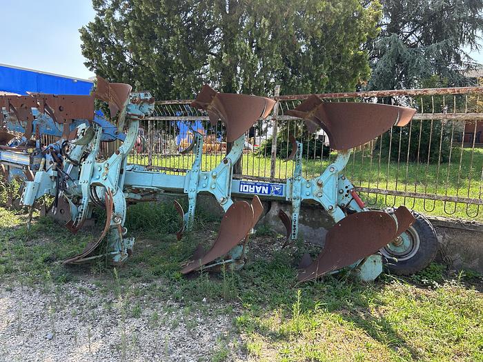 Usato Aratro trivomere Fuorisolco marca Nardi