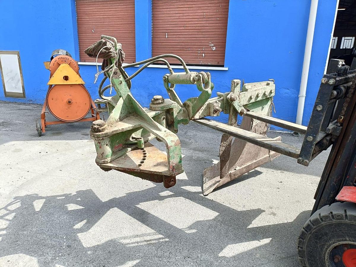 Usato Aratro monovomere singolo Nardi