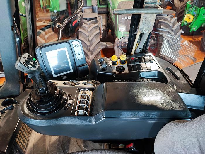 Usato JCB Fastrac 3230- PTO e sollevatore anteriore