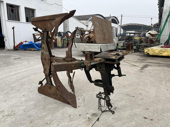 Usato Aratro monovomere Voltaorecchio da scasso